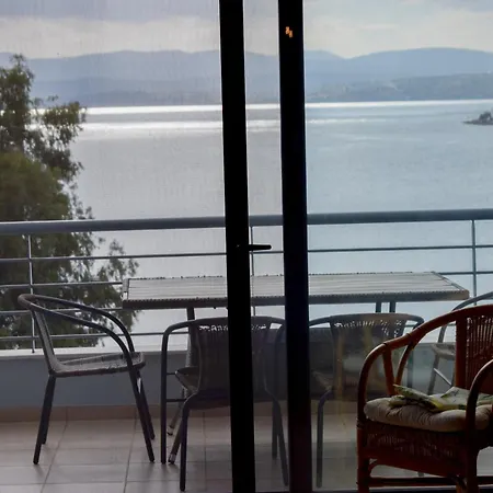 Apartman Alia Beachfront Penthouse With Sea View *