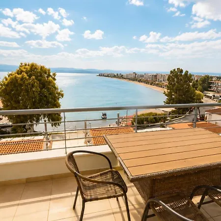 Alia Beachfront Penthouse With Sea View شقة *