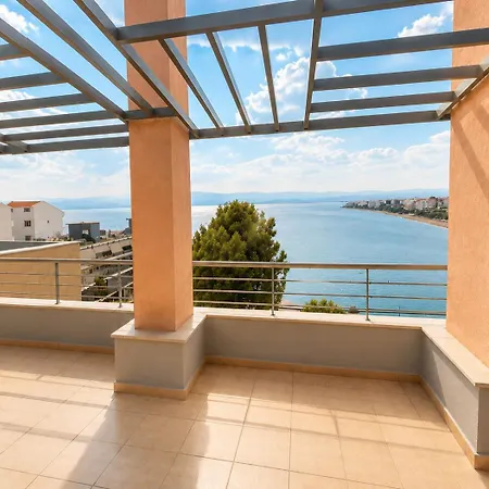 Alia Beachfront Penthouse With Sea View ليفكاندي شالكيداس